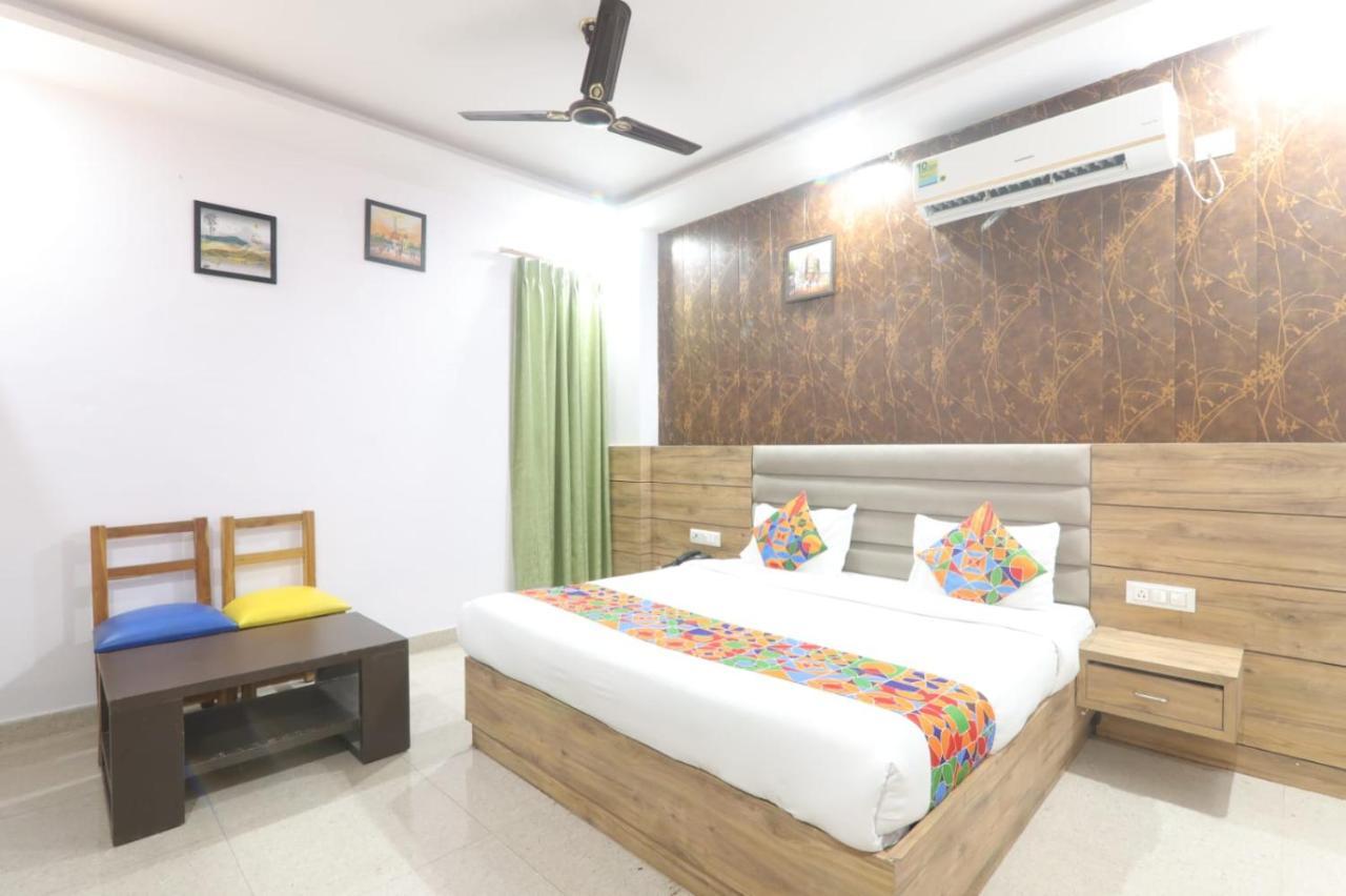 Icyhotels Hl Inn Chinhat Exterior foto